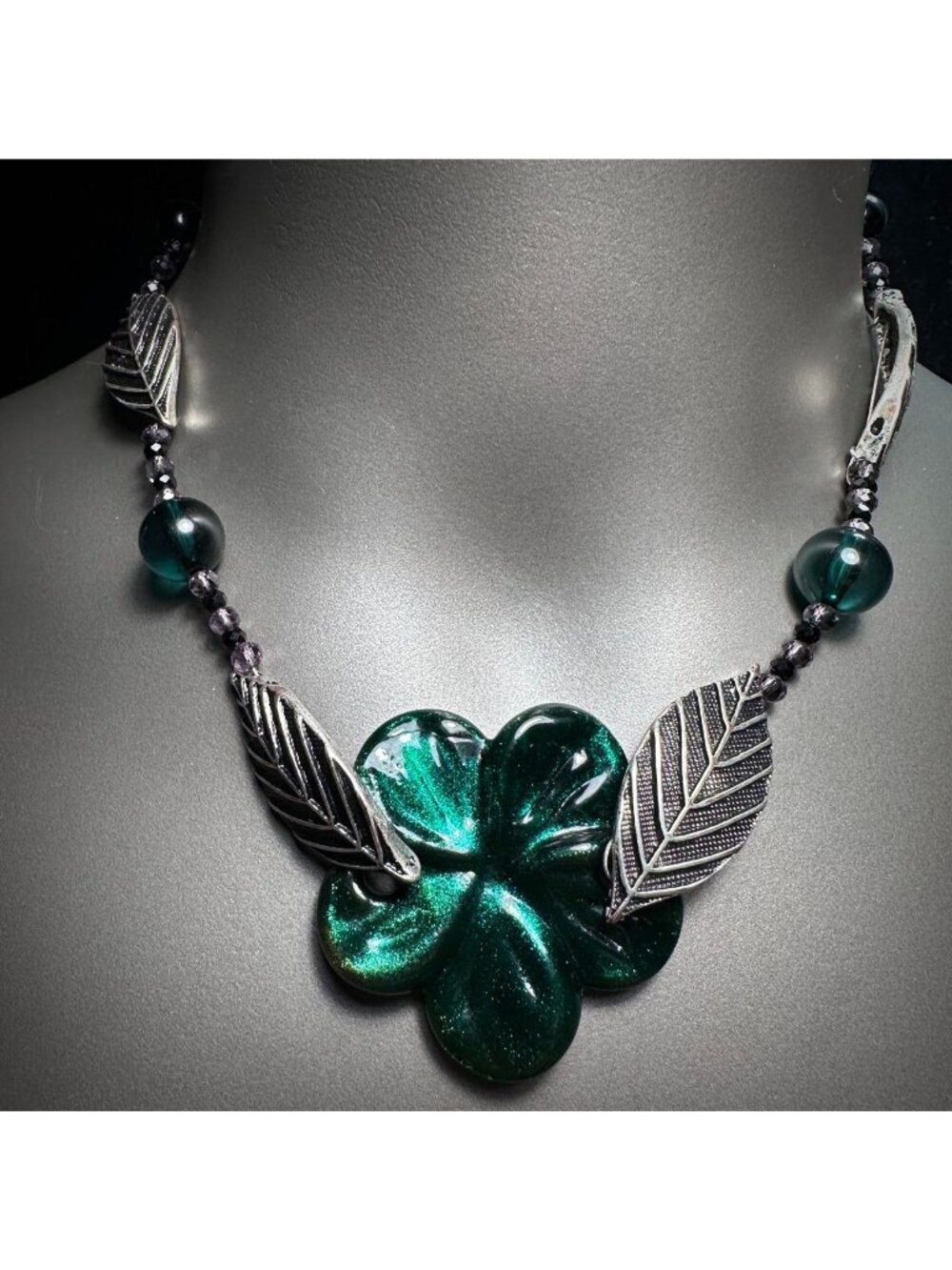 Marianas Garden Handmade Green Glitter Glass Plumeria Flower Choker Necklace